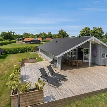 Bright House With Sea View And A Hot Tub On Als 펜션 Sarup
