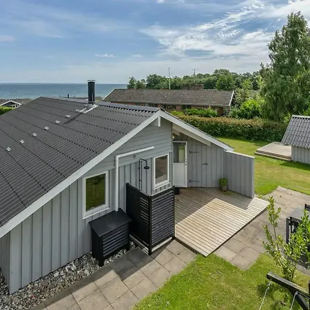 Bright House With Sea View And A Hot Tub On Als 펜션
